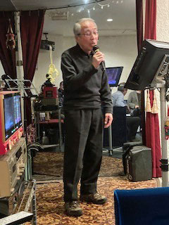 山内さんの熱唱