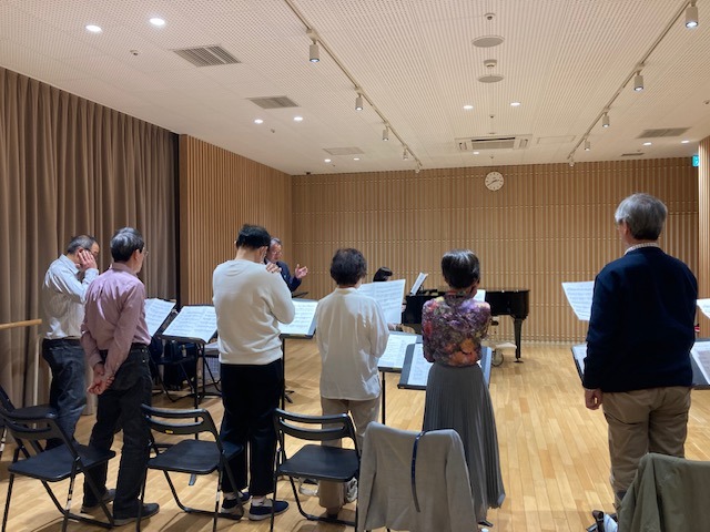 全員で合唱(2)